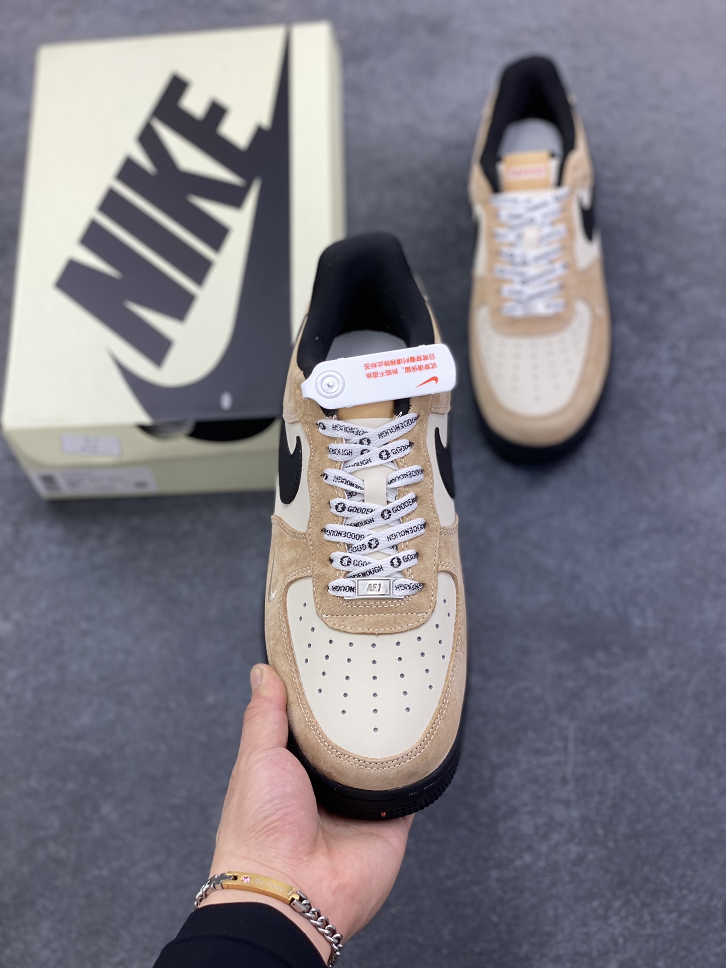 图片[2]-NIke Air Force 1 \’07 Low Supreme 藤原浩 联名–黑棕空军一号低帮 运动鞋 休闲鞋 折边针车 头层猪巴戈 工艺难度大 原楦头原纸板 高端定制鞋盒 原厂鞋底 超高清洁度 细节完美 货号：YF9511-810 尺码：36 36.5 37.5 38 38.5 39 40 40.5 41 42 42.5 43 44 44.5 45-选品中心