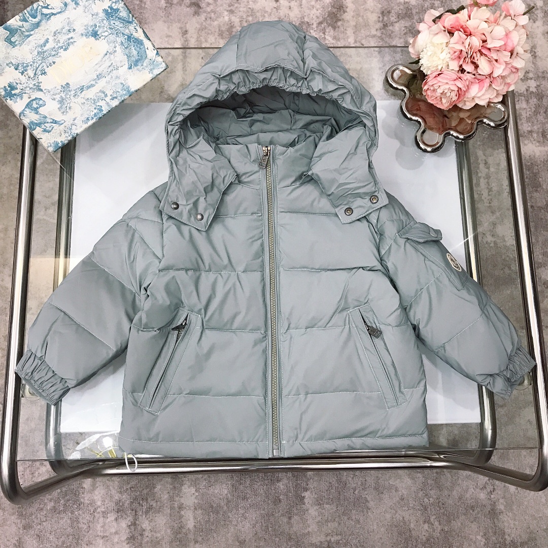 NO:575428,[Ready stock] Moncl* autumn and winter classic 'Maya' down jacket, same style for men and women, warm, comfortable and versatile, quality upgraded version ~ Selected high-quality national standard 90 white duck down filling, high fluffiness, no-wash material, excellent windproof and coldproof warmth, size 0-2-4-6-8-10-12-14, suitable for 90cm～155cm, clothes, down jacket,19860909【现货发】  Moncl*秋冬经典款 “玛雅”羽绒服 男女同款 保暖舒适百搭爆款 品质升级版～ 精选优质国标90白鸭绒填充 蓬松度高 免洗材质,防风防寒保暖性极佳, 尺寸0-2-4-6-8-10-12-14 适合90cm～155cm,衣服,down jacket,,Children's