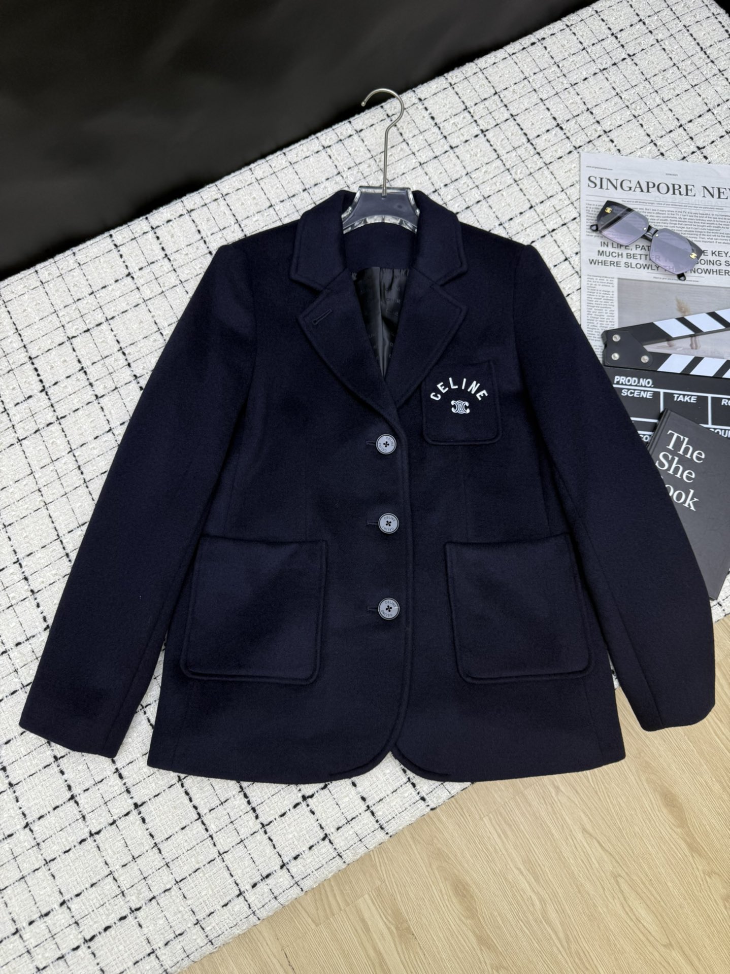 NO:535187,25 new products, chest pocket embroidery design, suit jacket, any suit that can be shot in the street, wear first, love, straight-tube style cut, back strap waist-hugging design, absolutely style, one color SML,, jackets & coats, business suit, alexander wang1986090925新品 胸前口袋刺绣设计西装外套 随便一套就能街拍出片的西服 先穿先爱 直筒版型剪裁 后背带点收腰设计 版型绝绝子 一色SML,,jackets & coats,business suit,alexander wang,Women's clothing