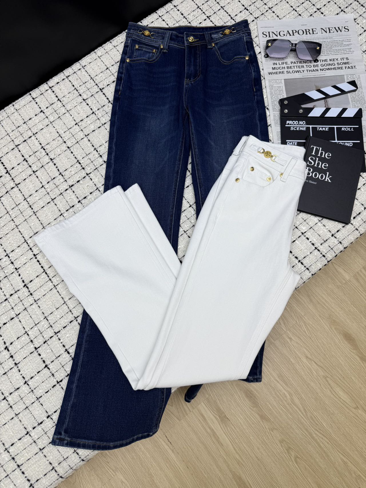 NO:535199,25 new products Leg essence 2.0 waist metal chain decoration micro-flare jeans High waist long legs functional pants Automatically pull the legs to the longest on the upper body to modify the waist and hip proportions. The fabric is elastic and makes it look slim and hides flesh. Micro-flare jeans must-have items for human hands. Two colors 26-27-29-29-30.,,jeans,alexander wang1986090925新品 腿精2.0 腰间金属链条装饰微喇牛仔裤 高腰长腿功能性裤子 上身自动把双腿拉到最长 修饰腰臀比例感 面料有弹性 特别显瘦和藏肉 微喇裤型 人手必备单品 两色26-27-29-29-30.,,jeans,alexander wang,Women's clothing