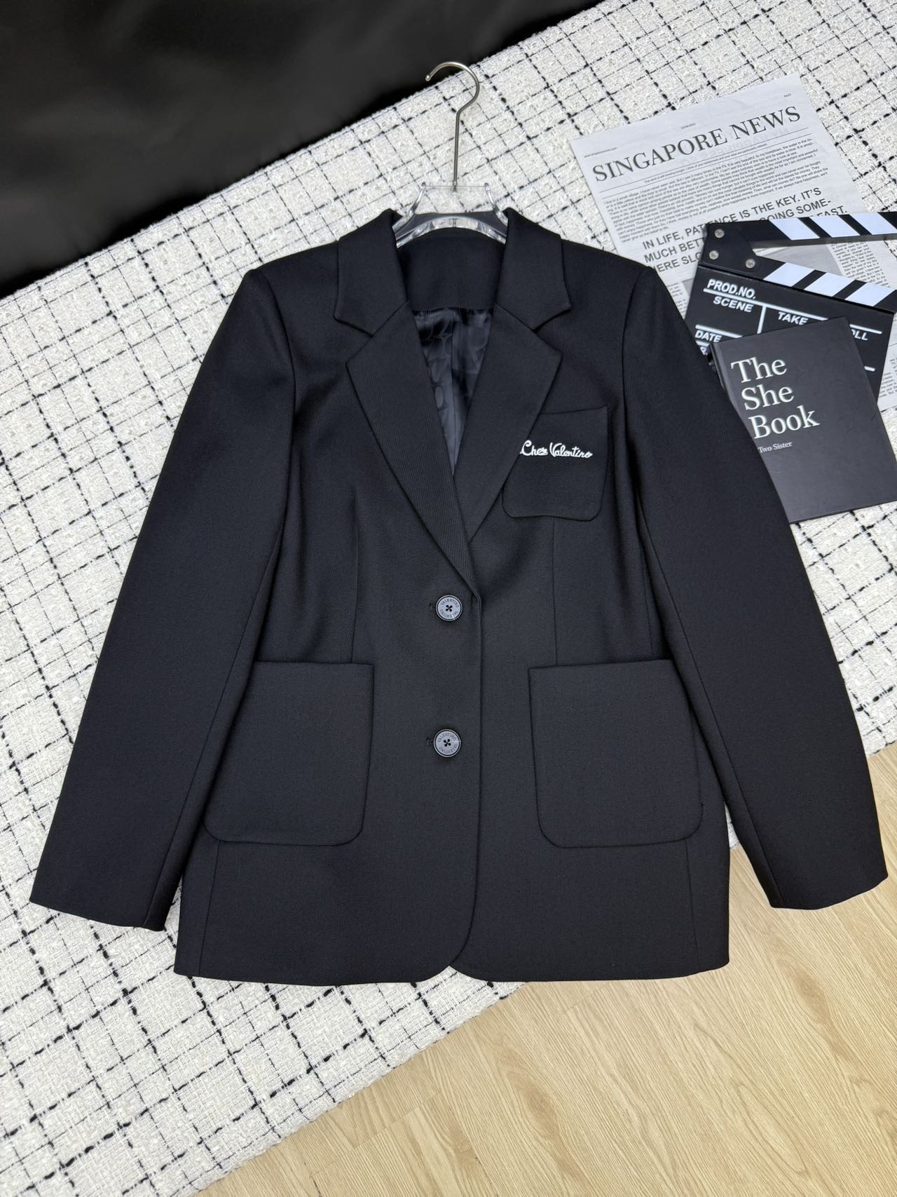 NO:535178,25 new products, pocket embroidered logo decorative suit jacket, 25 latest logos on the pocket are particularly eye-catching, matched with exclusive custom logo buckle, full of high-end feel, silhouette cut style, the upper body looks fashionable, small people can easily control two colors SML,, jackets & coats, alexander wang1986090925新品 口袋刺绣logo装饰西服外套 口袋上的25最新logo特别吸睛 搭配独家订制logo扣 高级感十足 廓形的剪裁版型 上身很显时髦感 小个子也能轻松驾驭 两色SML,,jackets & coats,alexander wang,Women's clothing