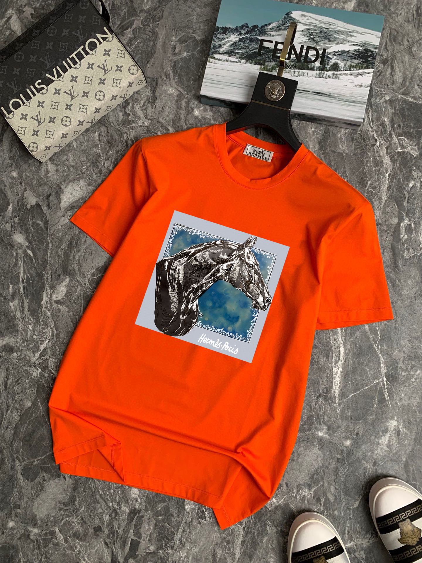 Hermès 品牌【HERMES 爱马仕】(胖子福音) 男士休闲短袖T恤 2024春夏新品