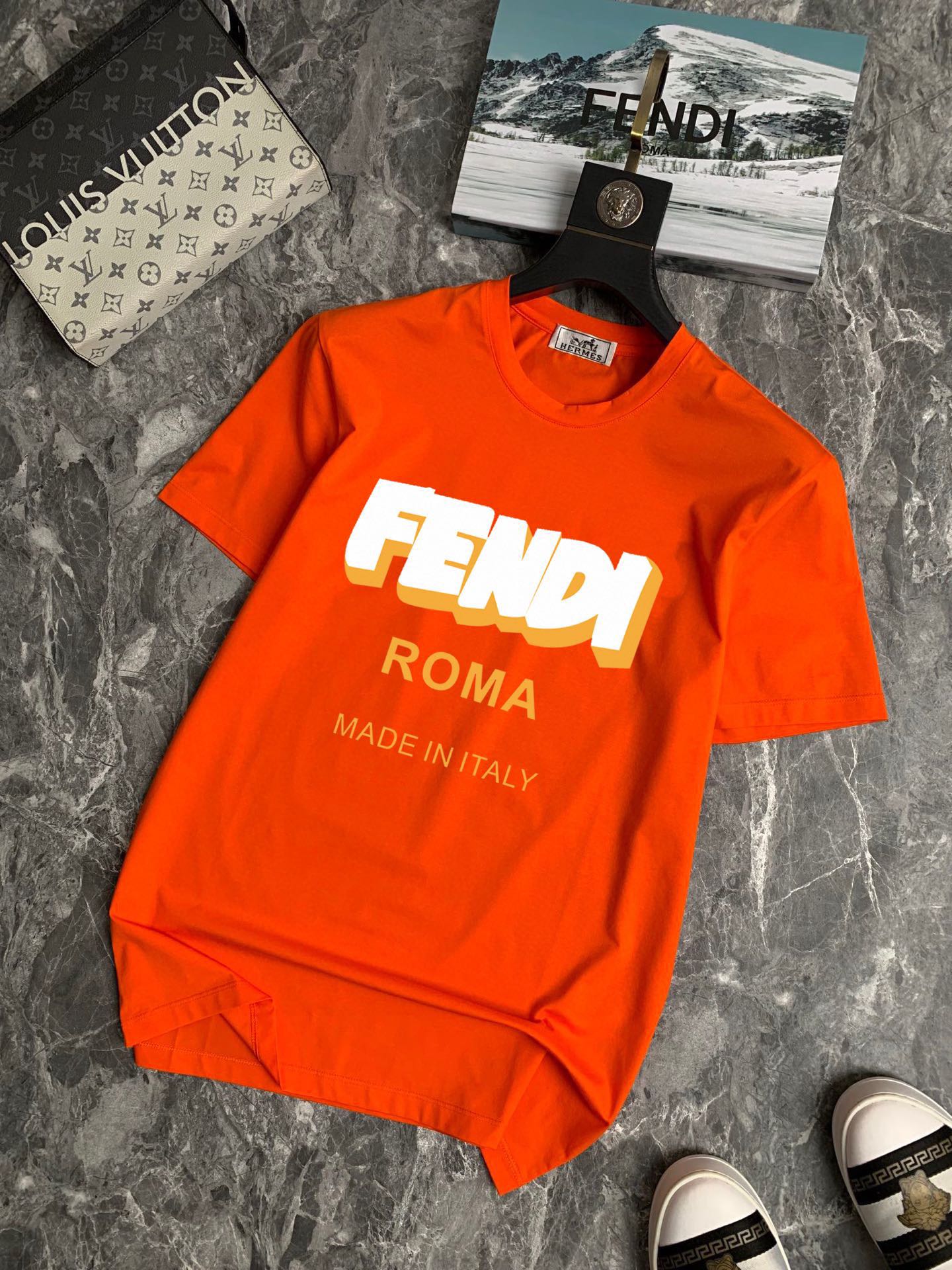 Fendi 品牌【FENDI 芬迪】(胖子福音) 男士休闲短袖T恤 2024春夏新品