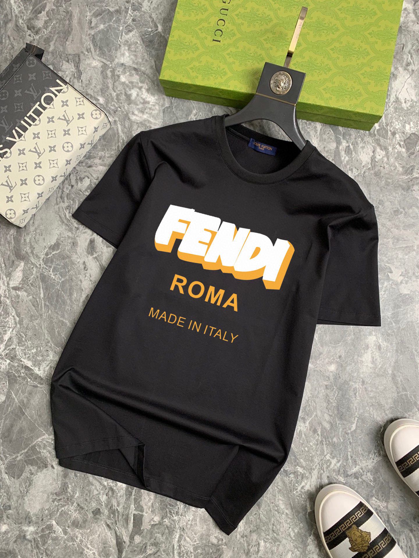 Fendi 品牌【FENDI 芬迪】(胖子福音) 男士休闲短袖T恤 2024春夏新品