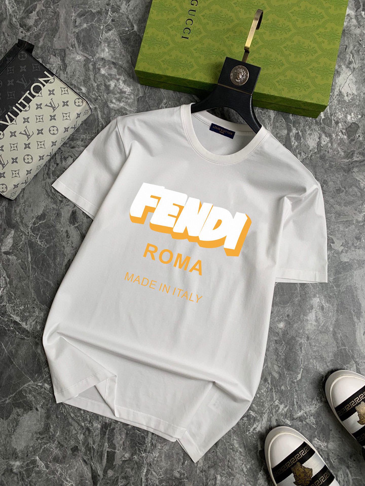 Fendi 品牌【FENDI 芬迪】(胖子福音) 男士休闲短袖T恤 2024春夏新品