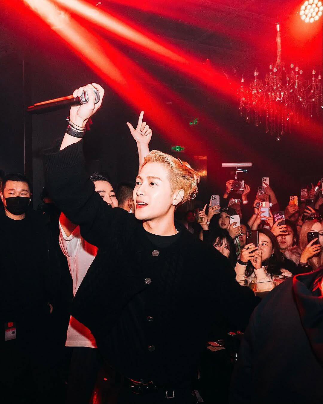 NO:570061,[Same style as Jackson Wang],,alexander wang19860909【 王嘉尔同款】,,alexander wang,Men's clothing