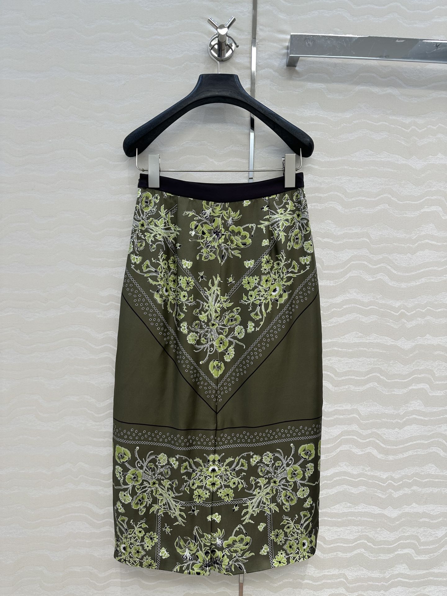 独家首发❤️原单品质💕GG浪漫度假森林绿印花真丝长半裙！全定位对花工艺，16姆米 100%真丝斜纹绸质感