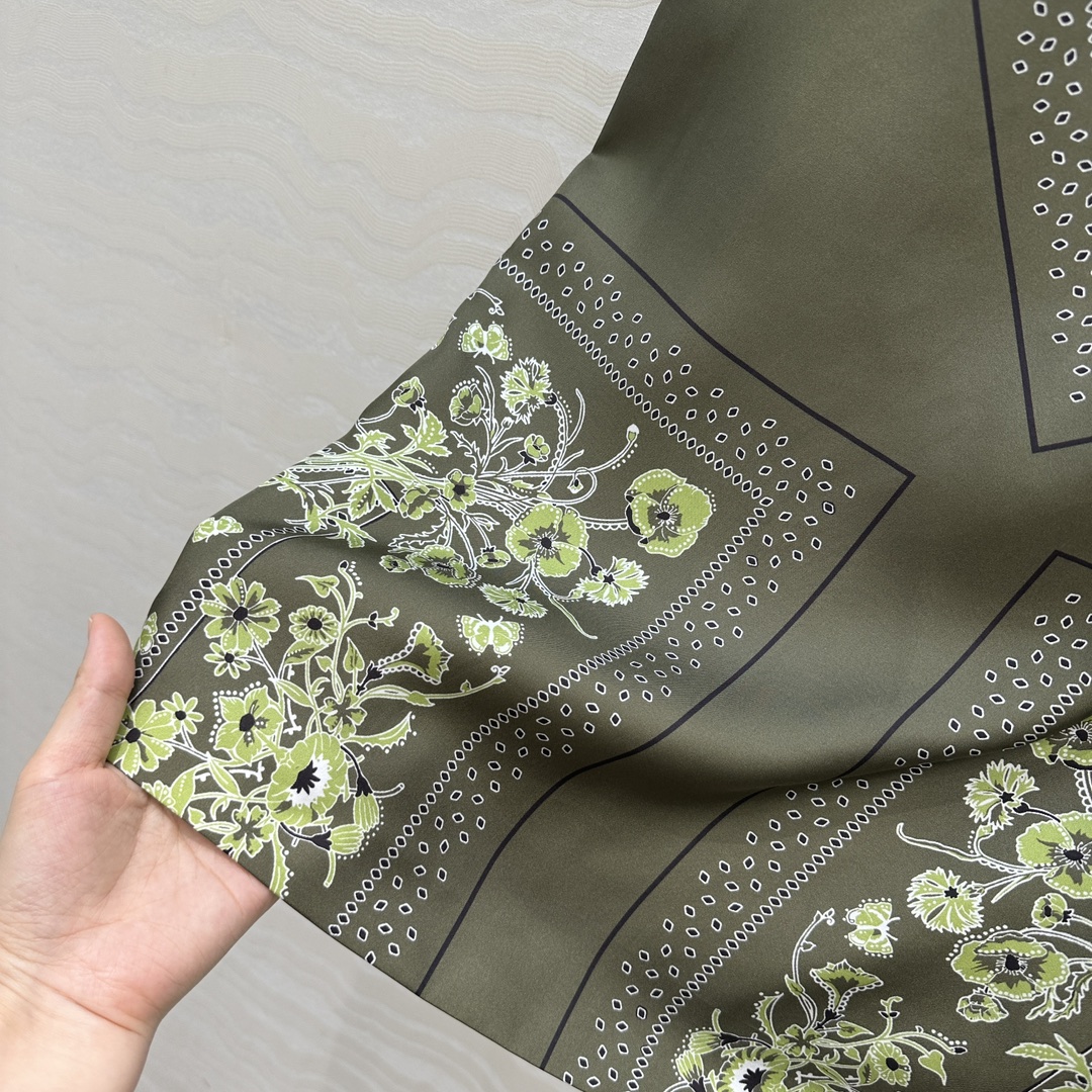 独家首发❤️原单品质💕GG浪漫度假森林绿印花真丝长半裙！全定位对花工艺，16姆米 100%真丝斜纹绸质感