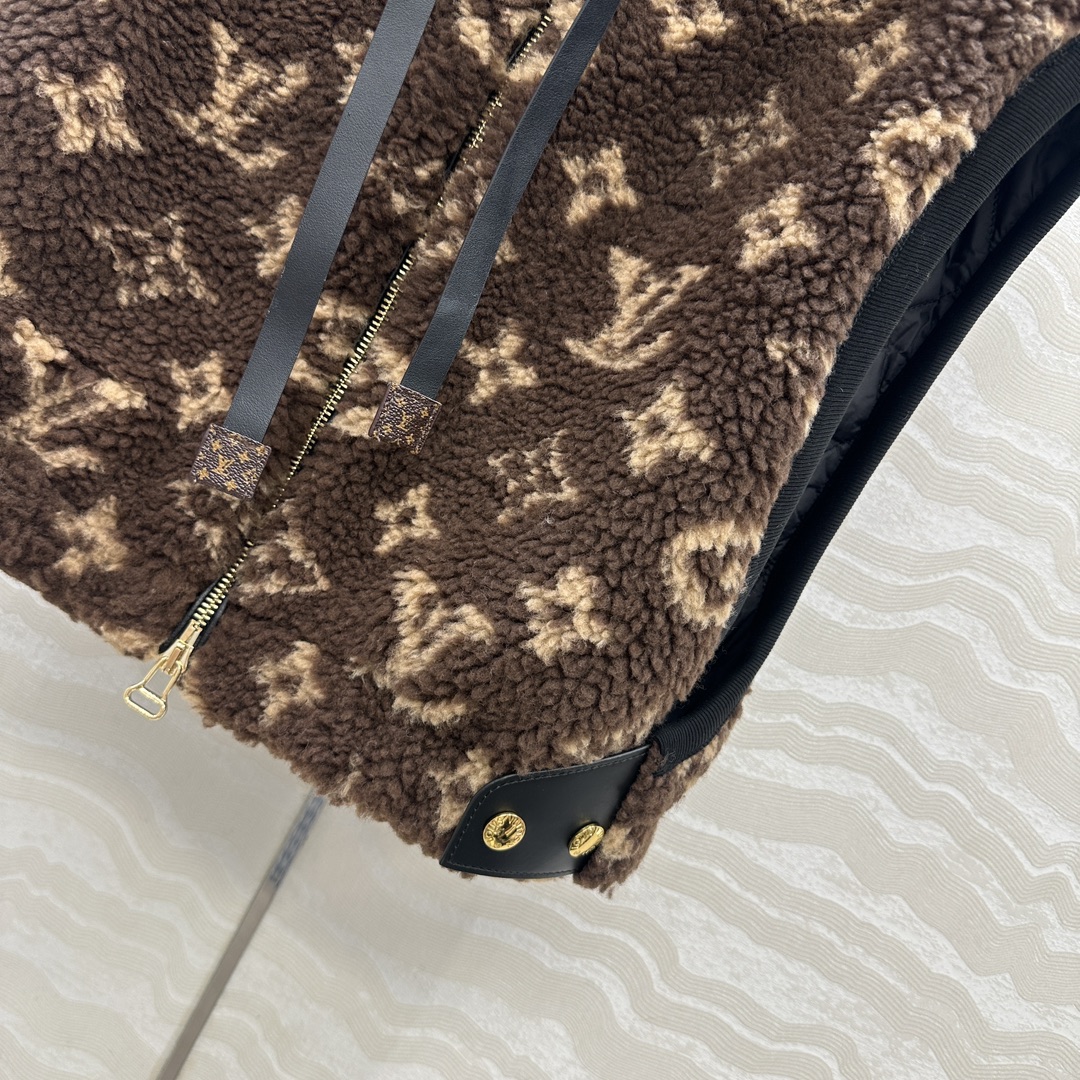 独家首发！爆单推荐❤️Monogram泰迪熊🧸马甲小外套！可可爱爱的羊羔绒🐑连帽拉链夹克外套！定制Mon