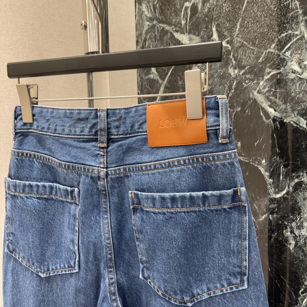 罗意威 25秋冬新款 直筒刺绣徽标牛仔裤 面料柔软舒适 透气性好反复酵素水洗工艺处理通体复古深蓝牛仔配合