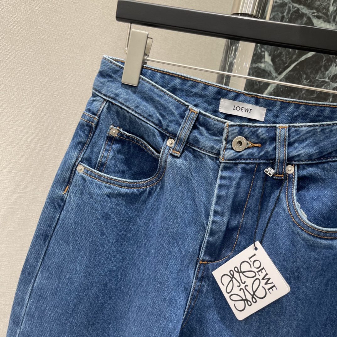 罗意威 25秋冬新款 直筒刺绣徽标牛仔裤 面料柔软舒适 透气性好反复酵素水洗工艺处理通体复古深蓝牛仔配合