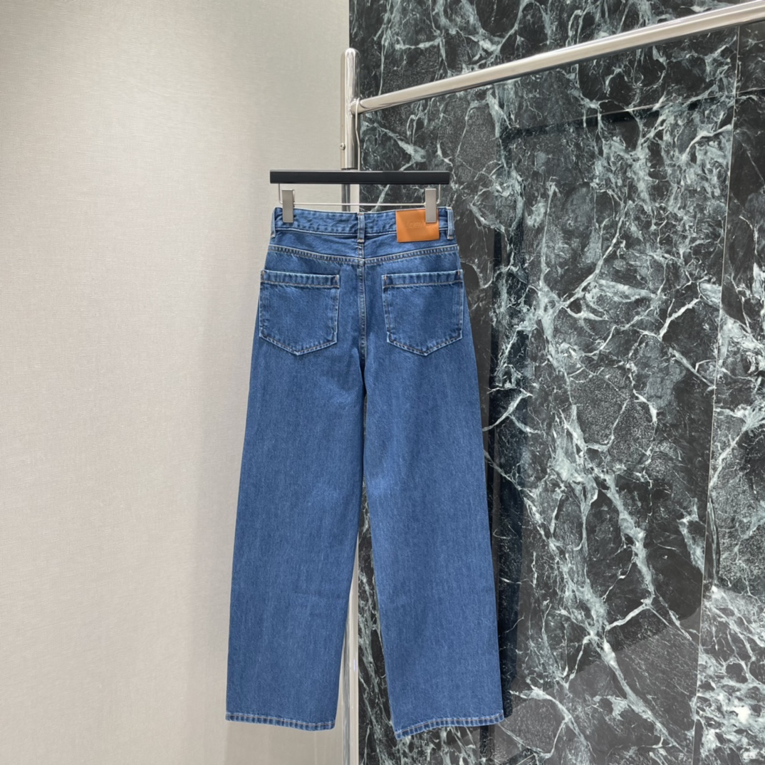 罗意威 25秋冬新款 直筒刺绣徽标牛仔裤 面料柔软舒适 透气性好反复酵素水洗工艺处理通体复古深蓝牛仔配合