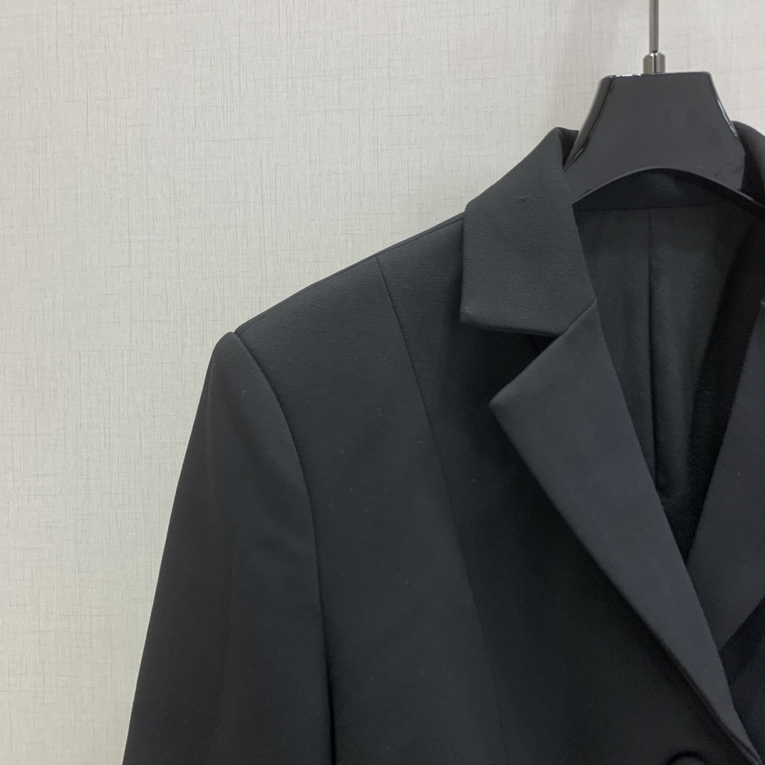 Elegant Women's Wool Blend Blazer - Single-Breasted, Slim Fit, Sophisticated 3 i1759041368 1233 1