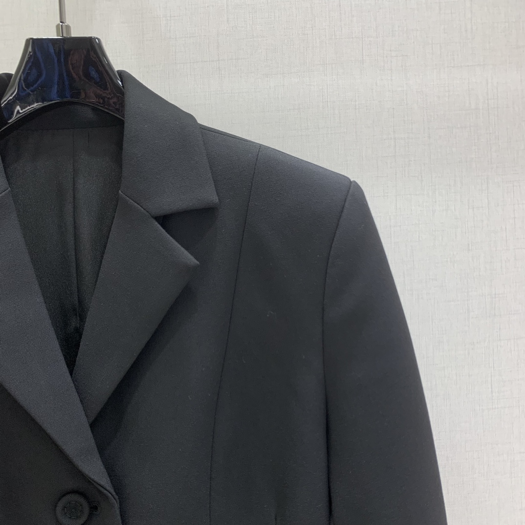 Elegant Women's Wool Blend Blazer - Single-Breasted, Slim Fit, Sophisticated 4 i1759041368 1558 2