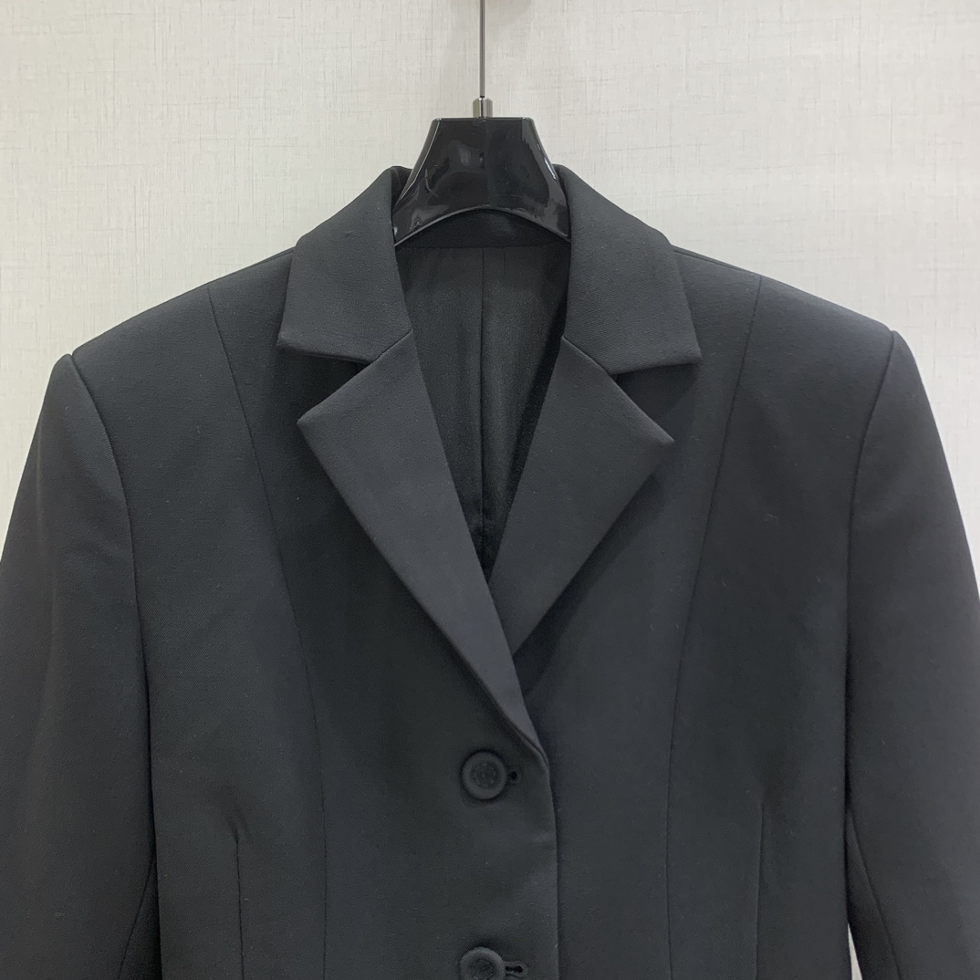 Elegant Women's Wool Blend Blazer - Single-Breasted, Slim Fit, Sophisticated 5 i1759041368 8309 3