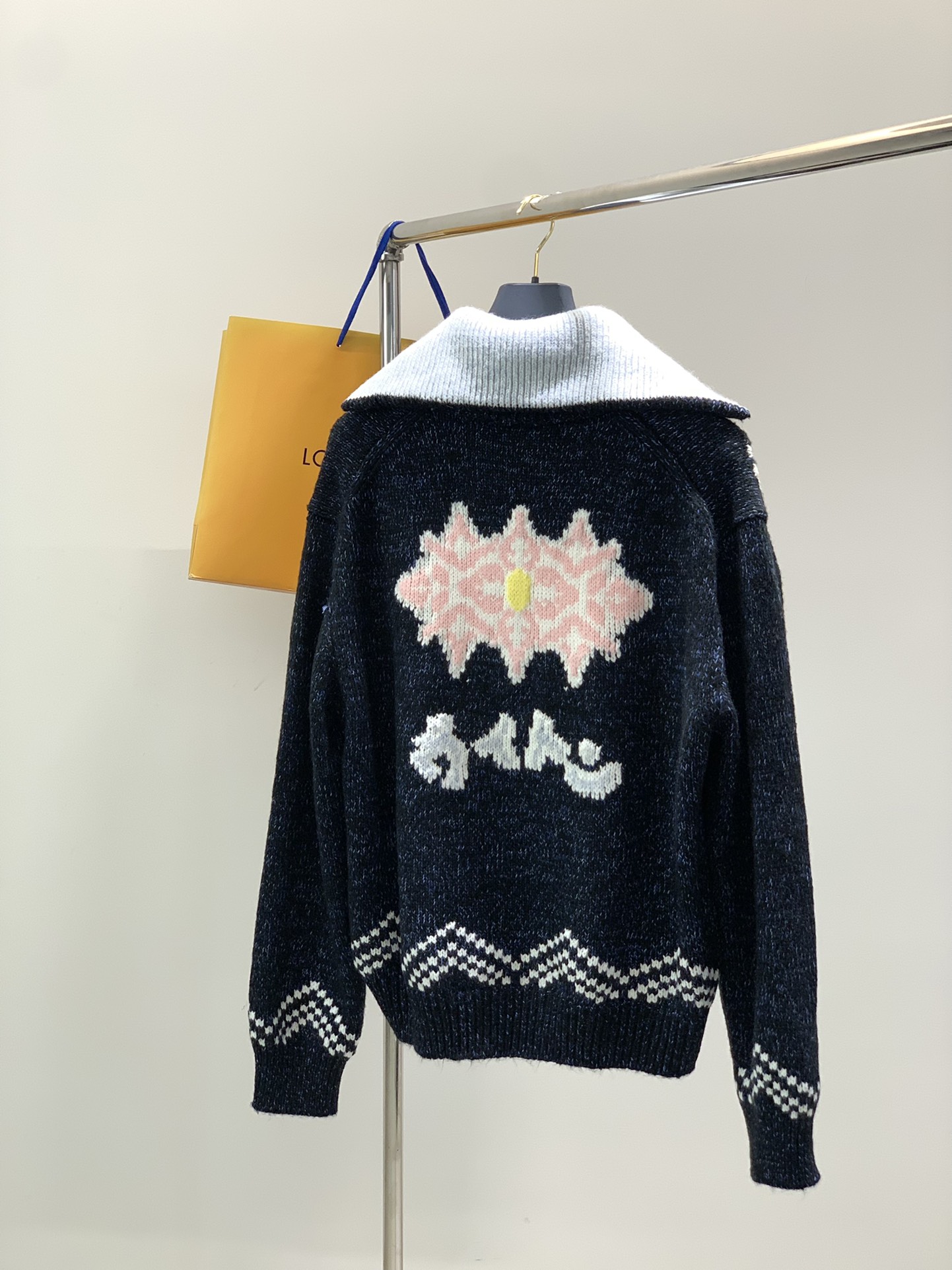 ，LouisVuitton 路易威登，2025秋冬最新款，专柜同步有售，原单狠货，时尚休闲针织开衫毛衣，