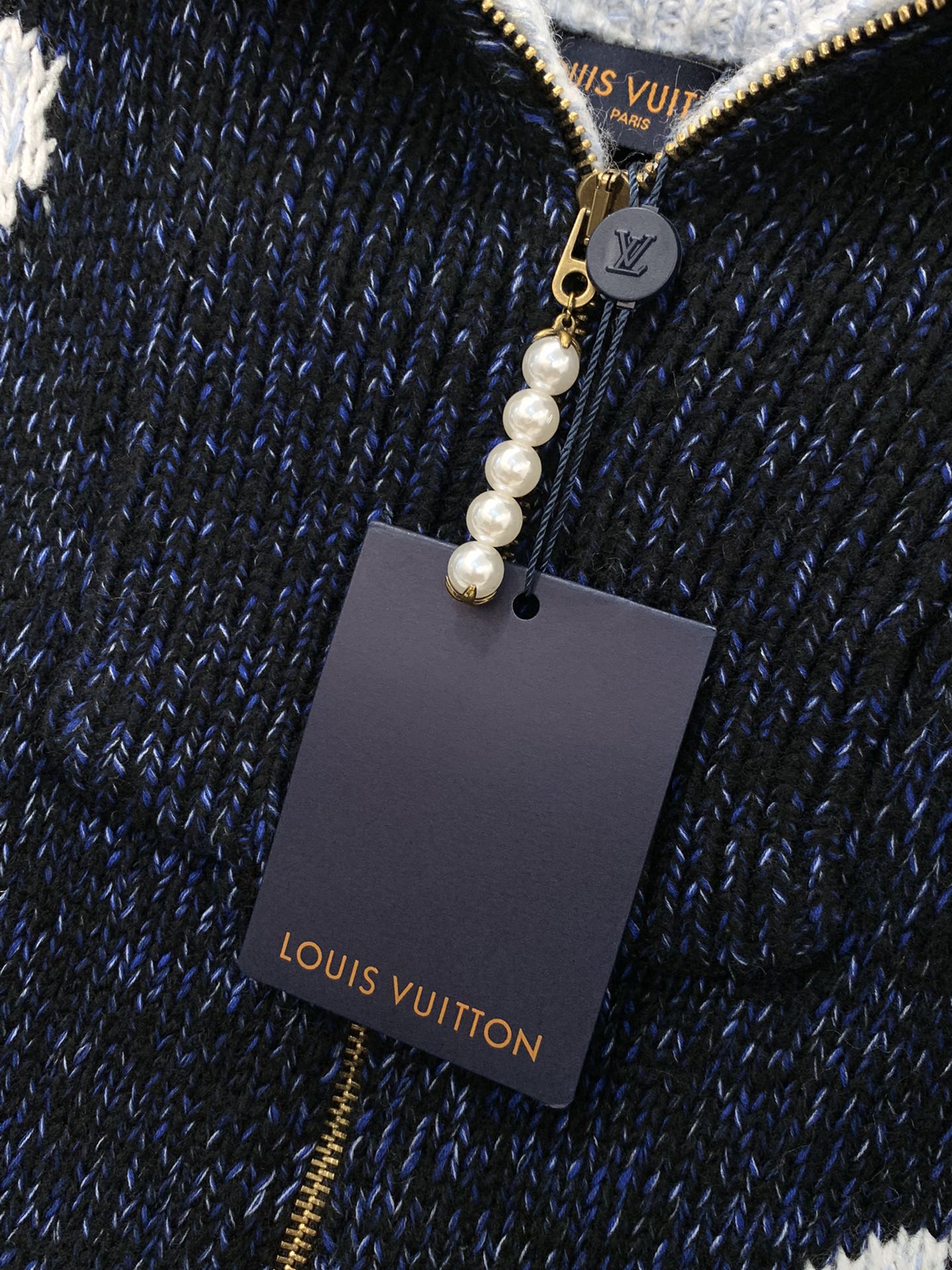 ，LouisVuitton 路易威登，2025秋冬最新款，专柜同步有售，原单狠货，时尚休闲针织开衫毛衣，