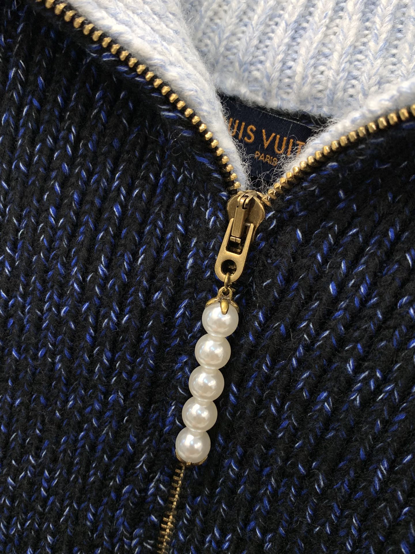 ，LouisVuitton 路易威登，2025秋冬最新款，专柜同步有售，原单狠货，时尚休闲针织开衫毛衣，