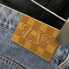 ,LouisVuitton 路易威登,2025秋季最新款,专柜同步有售,原单狠货,时尚休闲水洗牛仔裤,上 ,LouisVuitton 路易威登,2025秋季最新款,专柜同步有售,原单狠货,时尚休闲水洗牛仔裤,上