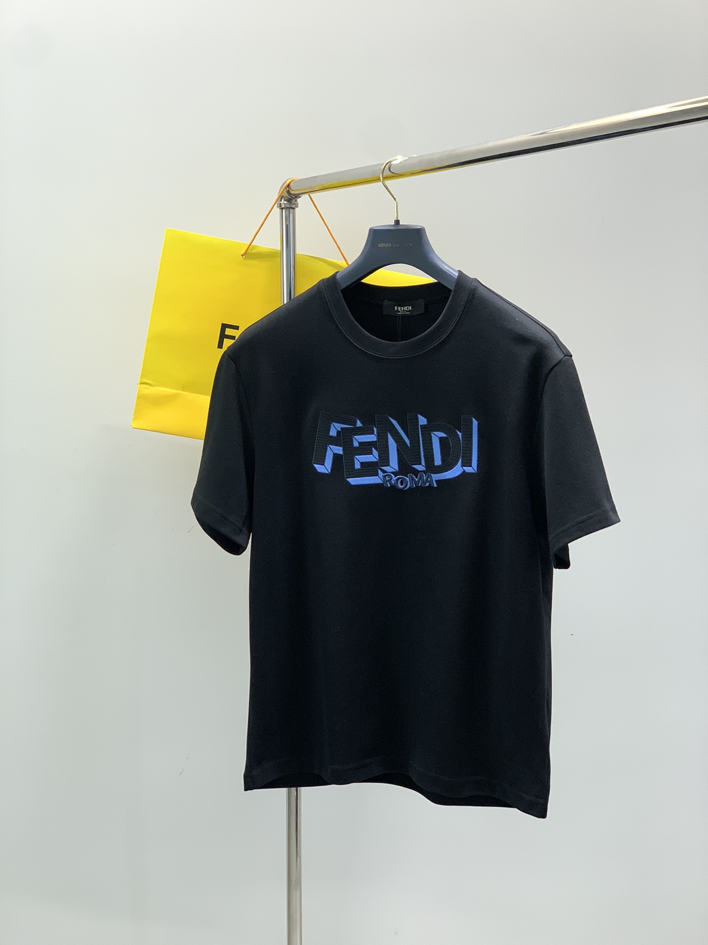 ，FENDI 芬迪，2025夏秋最新品，专柜同步有售，原单狠货，时尚休闲圆领短袖T恤，进口原版面料，顶级