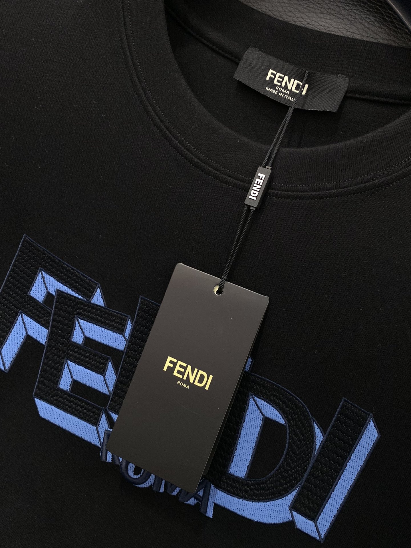 ，FENDI 芬迪，2025夏秋最新品，专柜同步有售，原单狠货，时尚休闲圆领短袖T恤，进口原版面料，顶级