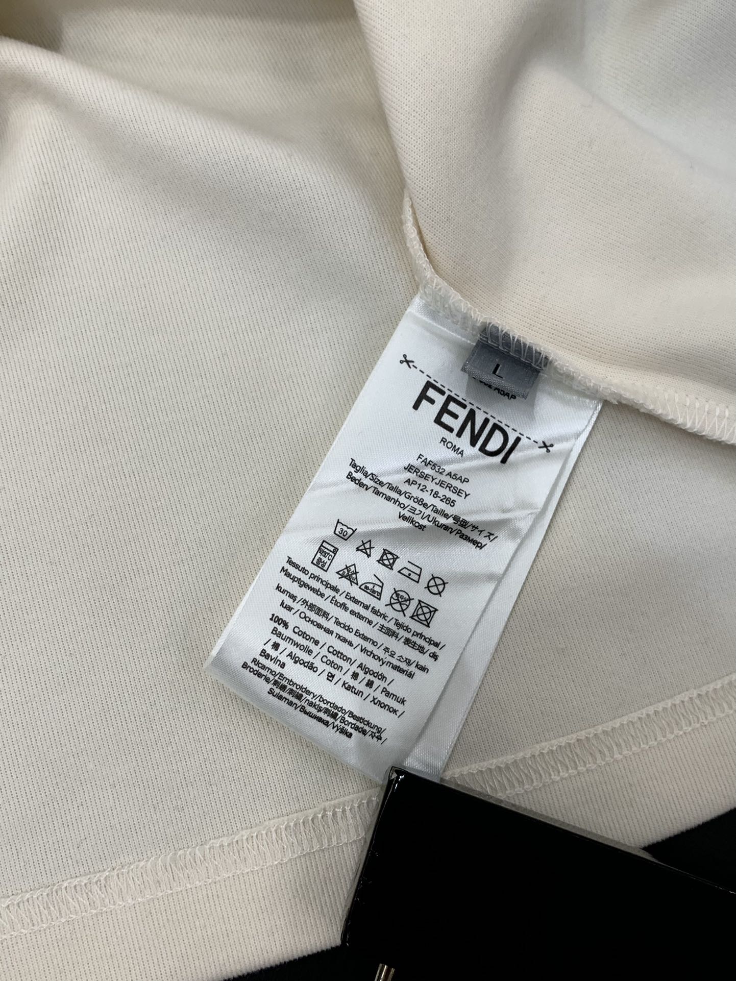 ，FENDI 芬迪，2025夏秋最新品，专柜同步有售，原单狠货，时尚休闲圆领短袖T恤，进口原版面料，顶级