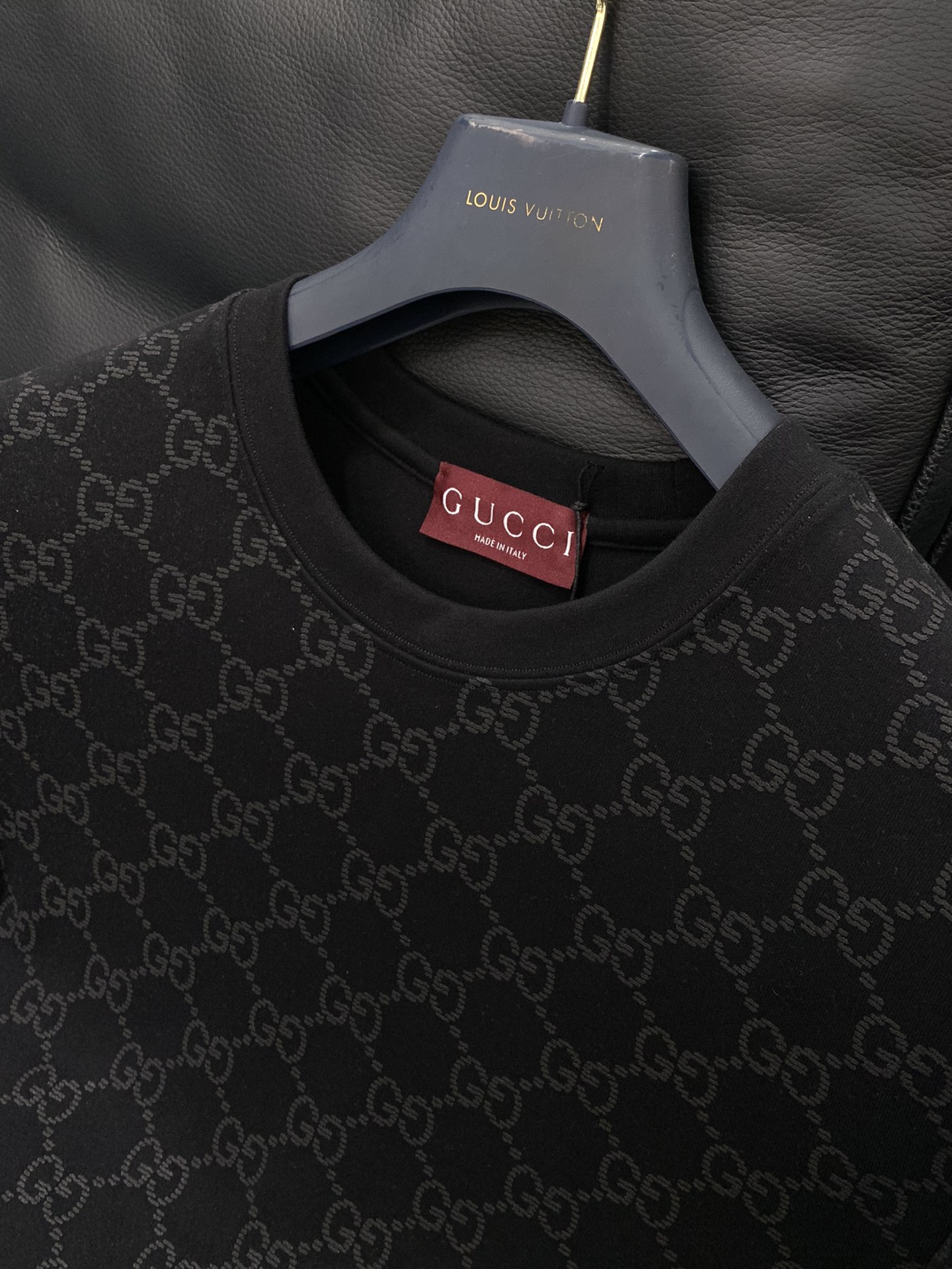 ，Gucci 古驰，2025夏秋最新款，专柜同步有售，原单狠货，时尚休闲圆领短袖T恤，上身很有特点！吸睛