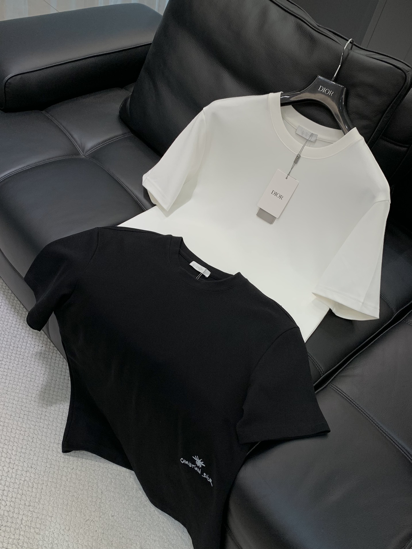 ，Dior 迪奥， 2025夏秋新品，专柜同步有售，简约时尚休闲圆领短袖T恤，原版进口面料，舒适透气，精