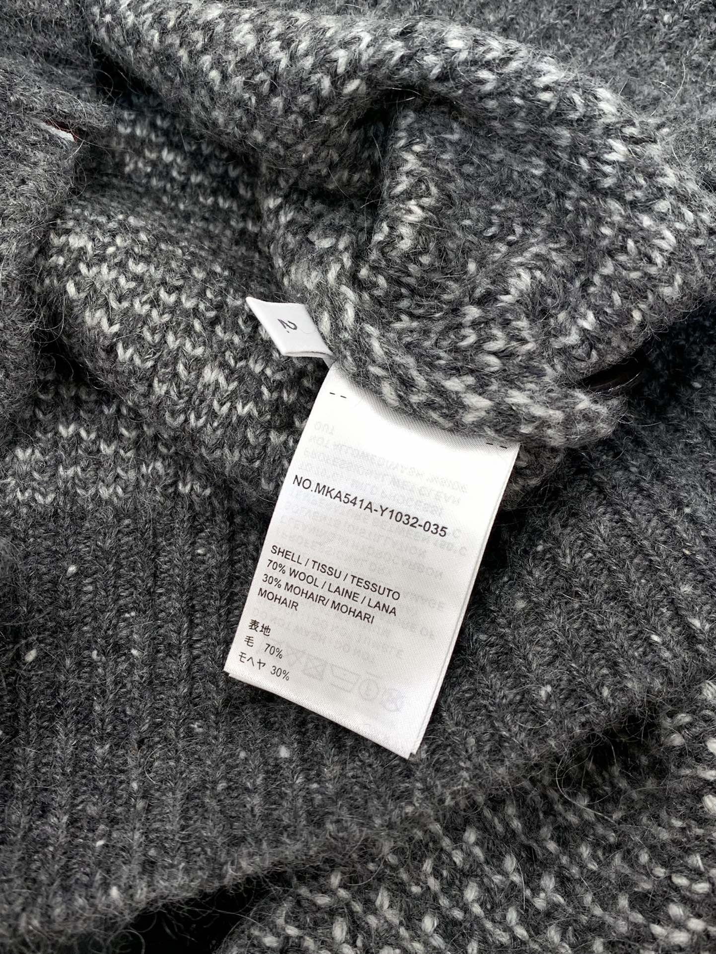 ，Thom Browne 汤姆·布朗 ，2025秋冬最新品，时尚休闲翻领针织毛衣，专柜同步有售，原单狠货