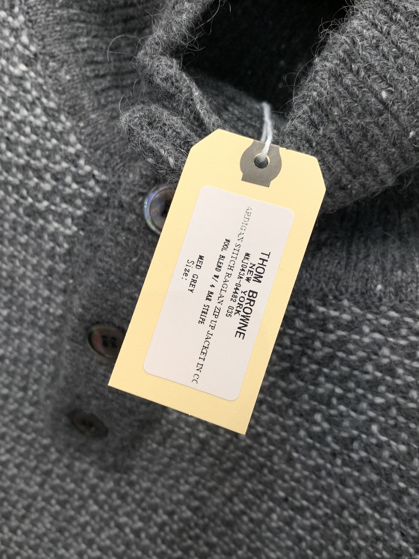 ，Thom Browne 汤姆·布朗 ，2025秋冬最新品，时尚休闲翻领针织毛衣，专柜同步有售，原单狠货