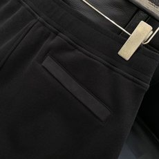 ,石头坌 定制绿色 黑色长绒绒感面料,内里也是符合附合绒里,贴身非常非常舒服!! 侧边精致工装口袋搭配罗 ,石头坌 定制绿色 黑色长绒绒感面料,内里也是符合附合绒里,贴身非常非常舒服!! 侧边精致工装口袋搭配罗