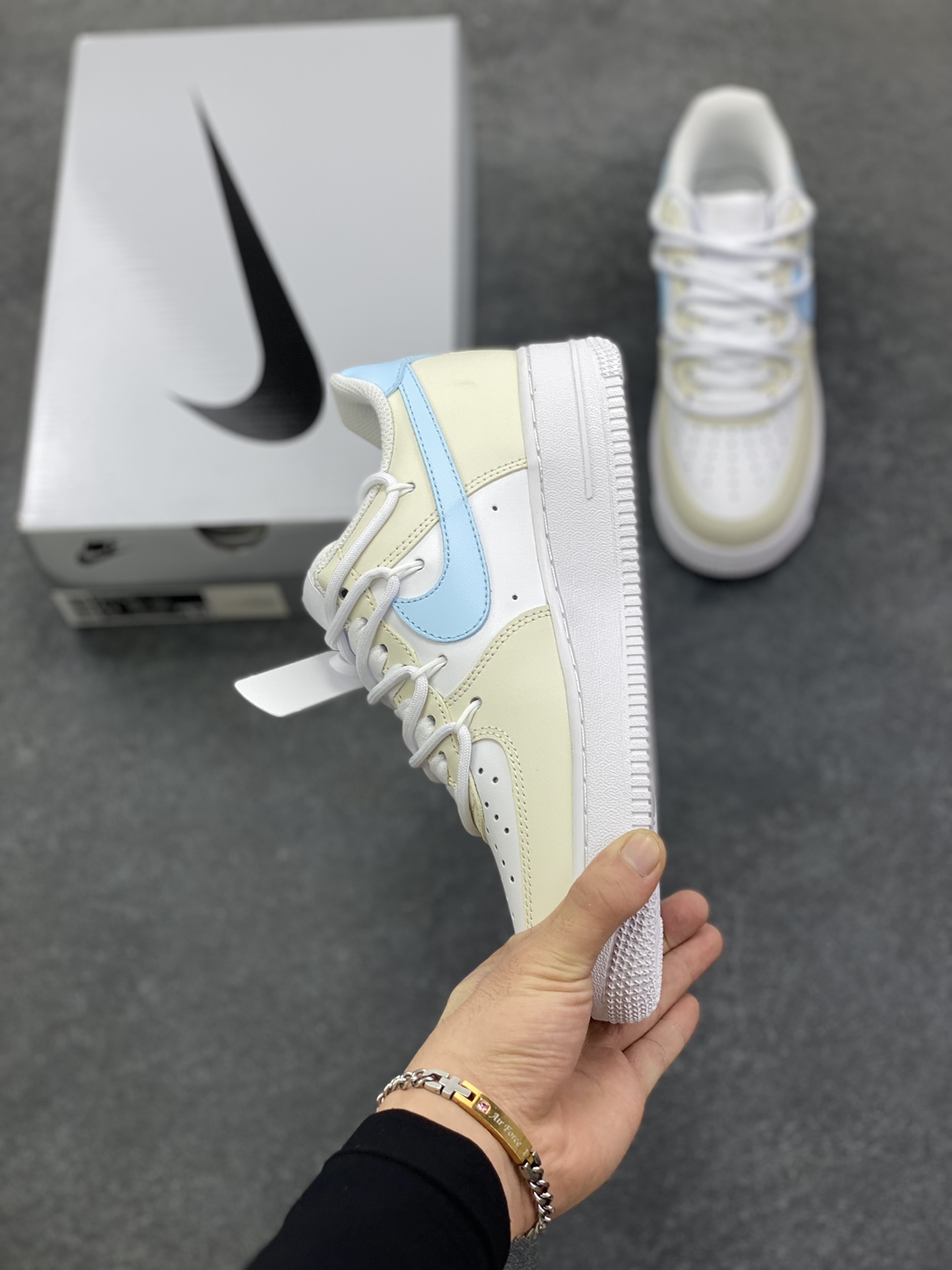 图片[3]-Nike Air Force 1 Low’07 柠盐气泡水 空军一号低帮休闲板鞋 定制皮料 定制鞋盒 原楦原纸板 纯正空军版型 内置全掌气垫 货号：ZH0316-111 尺码：36 36.5 37.5 38 38.5 39 40 40.5 41 42 42.5 43 44 44.5 45-选品中心
