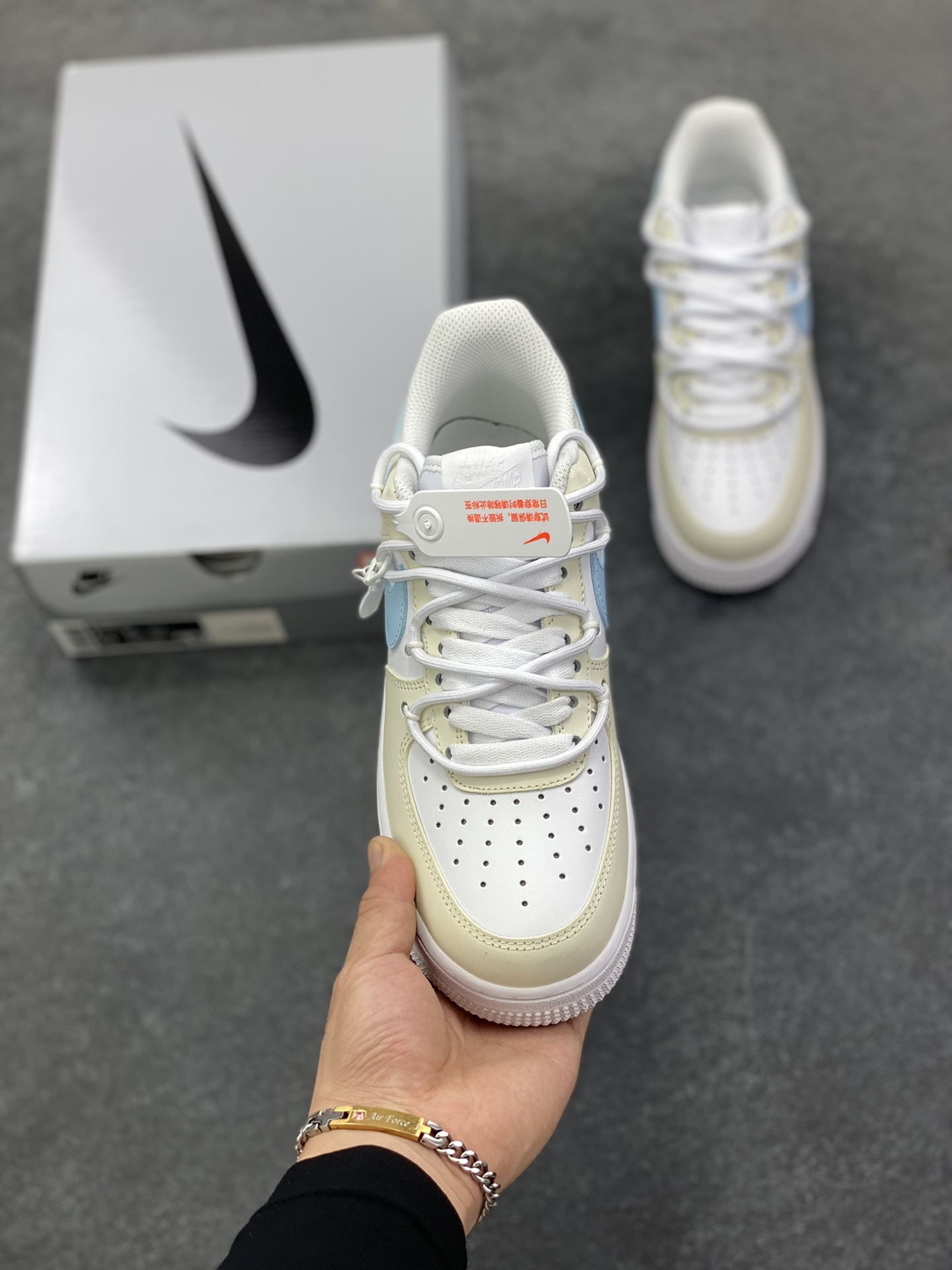 图片[2]-Nike Air Force 1 Low’07 柠盐气泡水 空军一号低帮休闲板鞋 定制皮料 定制鞋盒 原楦原纸板 纯正空军版型 内置全掌气垫 货号：ZH0316-111 尺码：36 36.5 37.5 38 38.5 39 40 40.5 41 42 42.5 43 44 44.5 45-选品中心