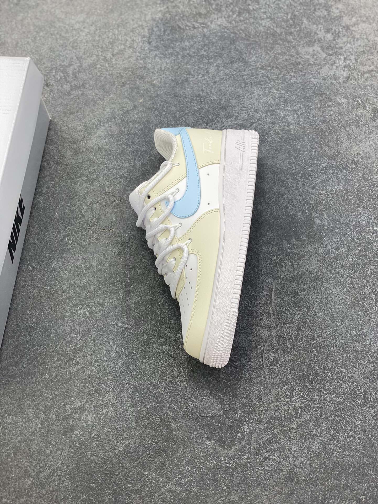 图片[7]-Nike Air Force 1 Low’07 柠盐气泡水 空军一号低帮休闲板鞋 定制皮料 定制鞋盒 原楦原纸板 纯正空军版型 内置全掌气垫 货号：ZH0316-111 尺码：36 36.5 37.5 38 38.5 39 40 40.5 41 42 42.5 43 44 44.5 45-选品中心