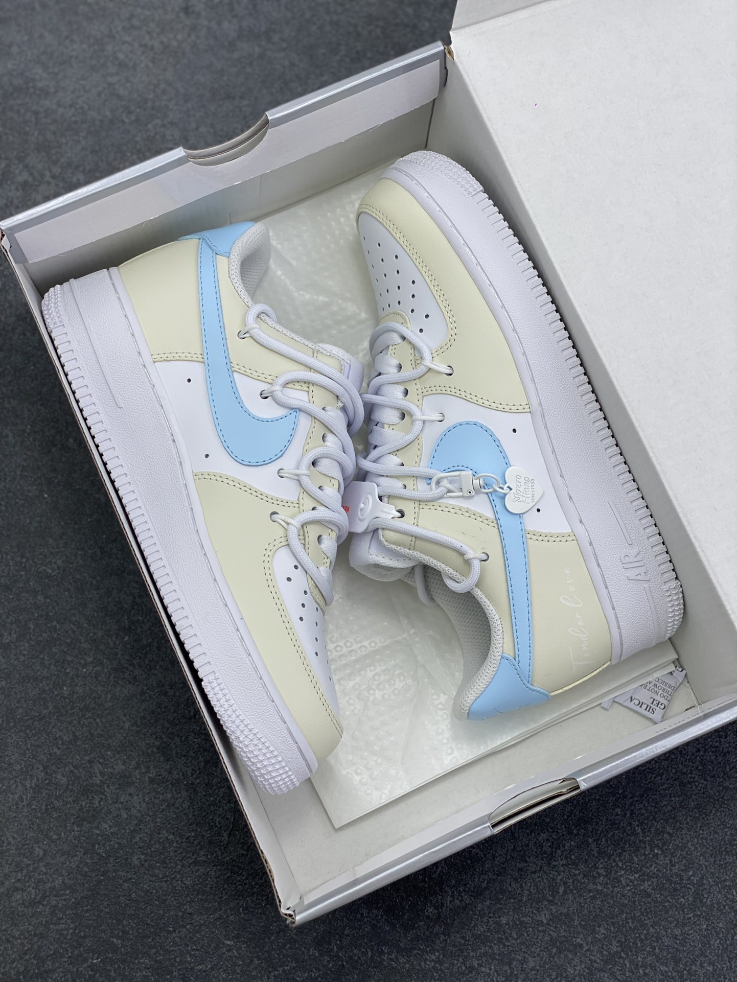 图片[9]-Nike Air Force 1 Low’07 柠盐气泡水 空军一号低帮休闲板鞋 定制皮料 定制鞋盒 原楦原纸板 纯正空军版型 内置全掌气垫 货号：ZH0316-111 尺码：36 36.5 37.5 38 38.5 39 40 40.5 41 42 42.5 43 44 44.5 45-选品中心