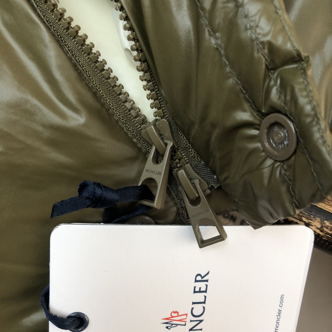 Moncler Tripiti Padded Jacket - Functional Nylon, Warm and Comfortable 6 i1759064042 2825 8