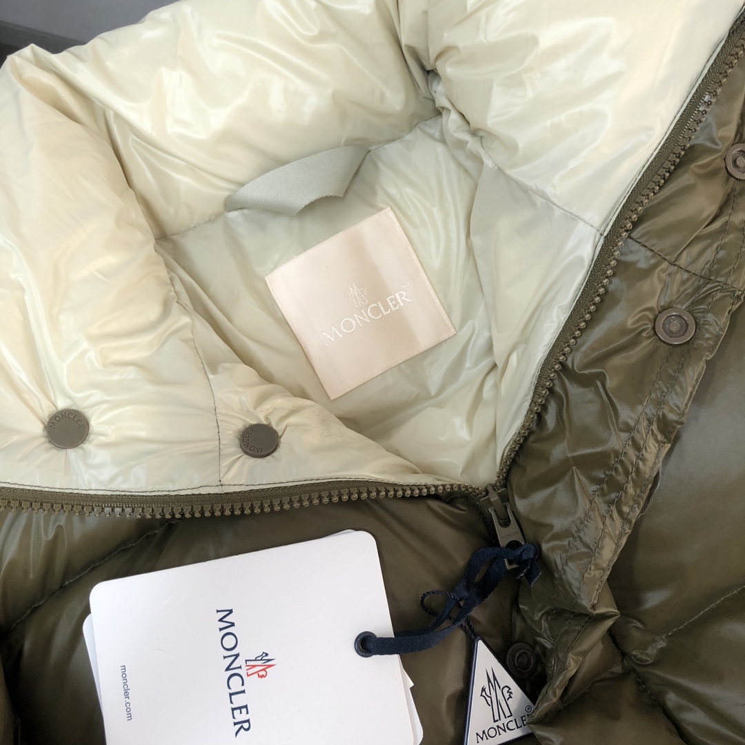 Moncler Tripiti Padded Jacket - Functional Nylon, Warm and Comfortable 5 i1759064042 5772 7