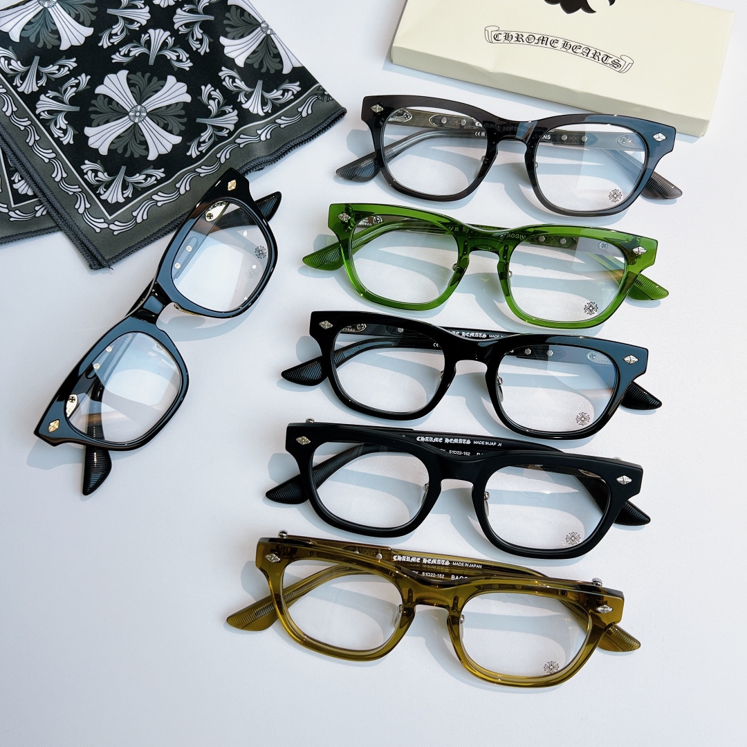 ChromeHearts MOD: BAGGINS Talla: 51口22-152
