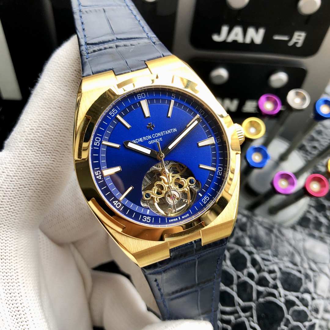 统一价：390💰
品牌：江诗丹顿----贵高端男表 ！奢华大气类型，精品顶级男士腕表，顶级镂空机械机芯 (稳定）顶级316精钢（耐用）矿物质超强镜面玻璃 （高清，耐磨）立体感强 独特设计6位大飞轮，真牛皮表带 走时精准，质量保证，直径43mm 厚度12mm！新款上架，欢迎载图[玫瑰][玫瑰]