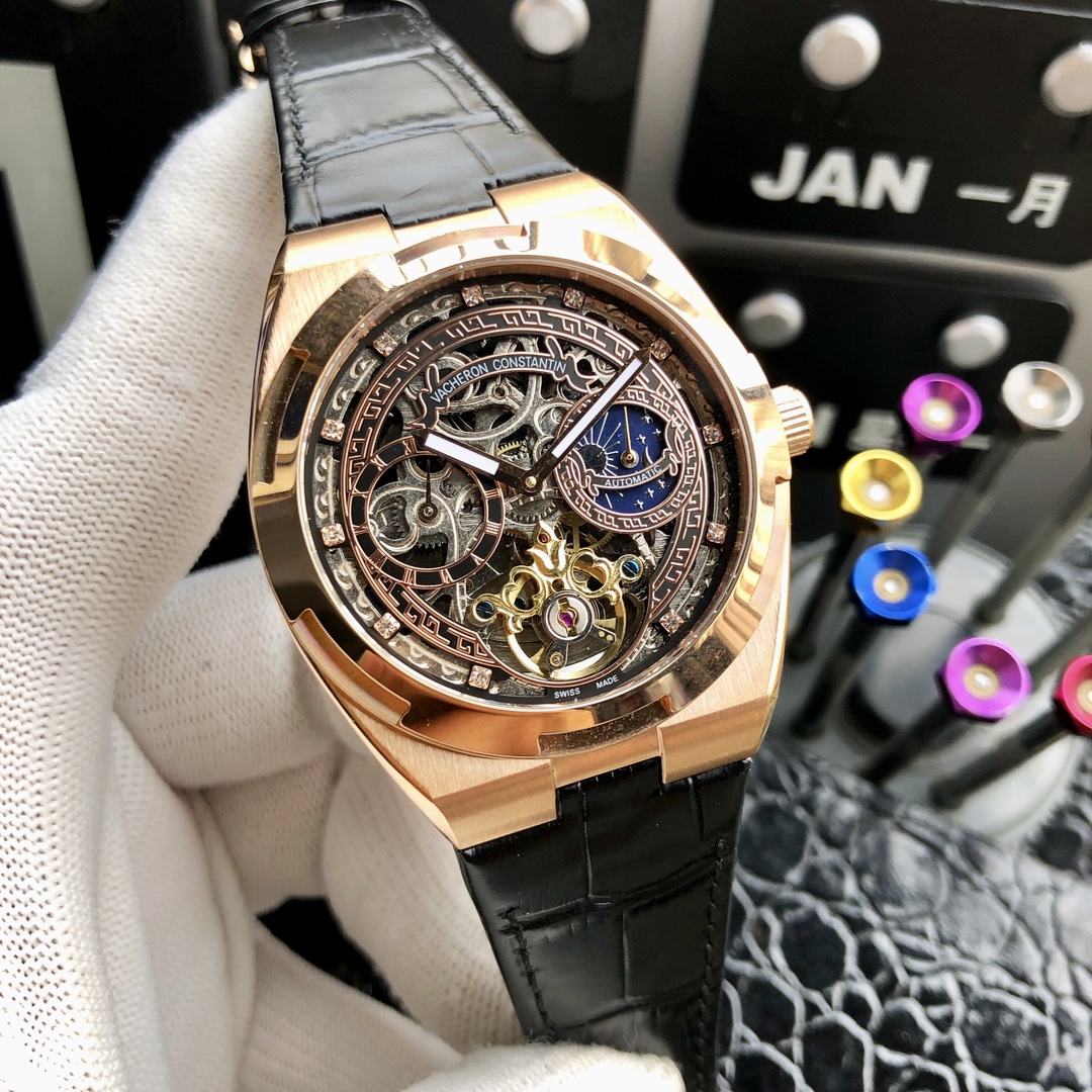 统一价：390💰
品牌：江诗丹顿----贵高端男表 ！奢华大气类型，精品顶级男士腕表，顶级镂空机械机芯 (稳定）顶级316精钢（耐用）矿物质超强镜面玻璃 （高清，耐磨）立体感强 独特设计6位大飞轮，真牛皮表带 走时精准，质量保证，直径43mm 厚度12mm！新款上架，欢迎载图[玫瑰][玫瑰]