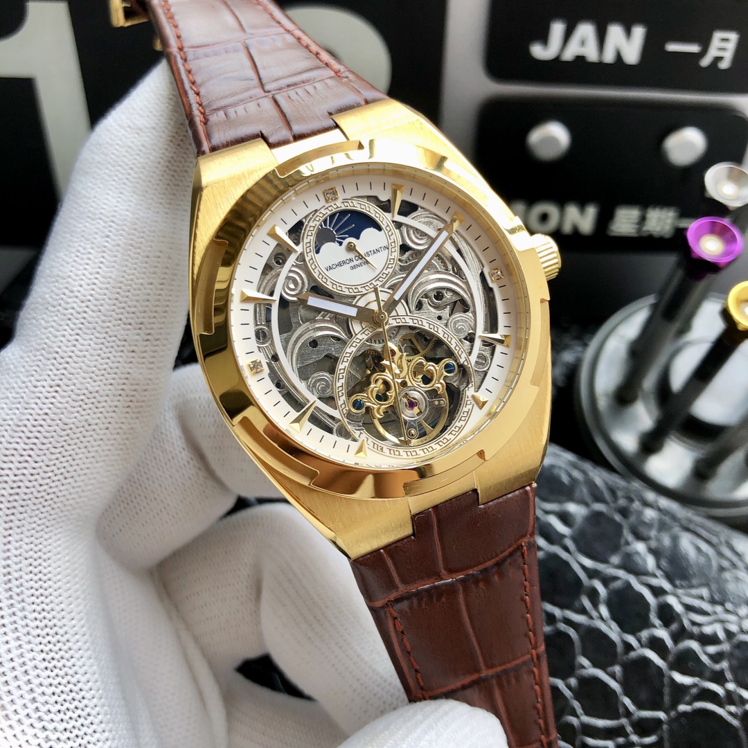 统一价：390💰
品牌：江诗丹顿----贵高端男表 ！奢华大气类型，精品顶级男士腕表，顶级镂空机械机芯 (稳定）顶级316精钢（耐用）矿物质超强镜面玻璃 （高清，耐磨）立体感强 独特设计6位大飞轮，真牛皮表带 走时精准，质量保证，直径43mm 厚度12mm！新款上架，欢迎载图[玫瑰][玫瑰]