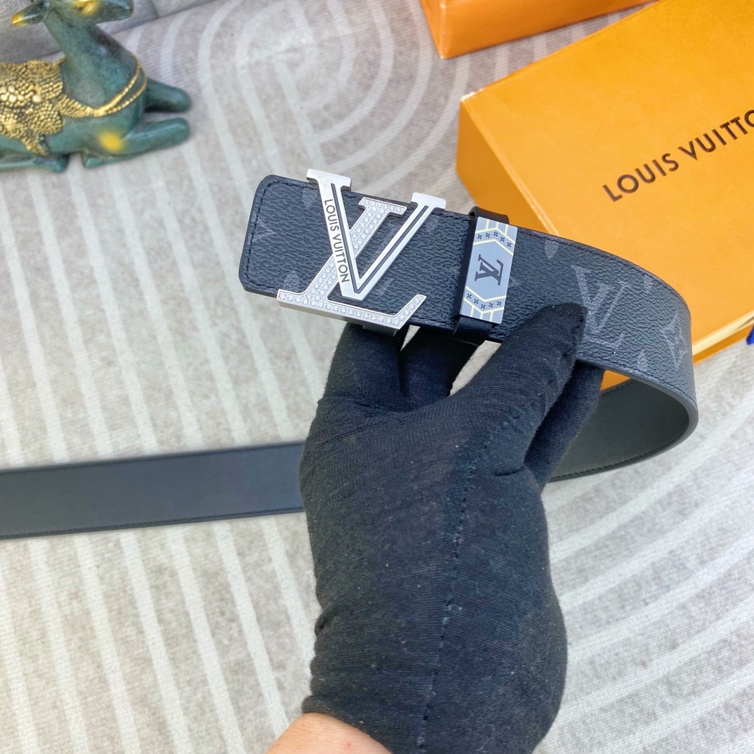 LV💕 特种皮腰带系列 ,原厂五金精品不锈钢钻💎扣,手感柔软舒适 宽3.8CM。