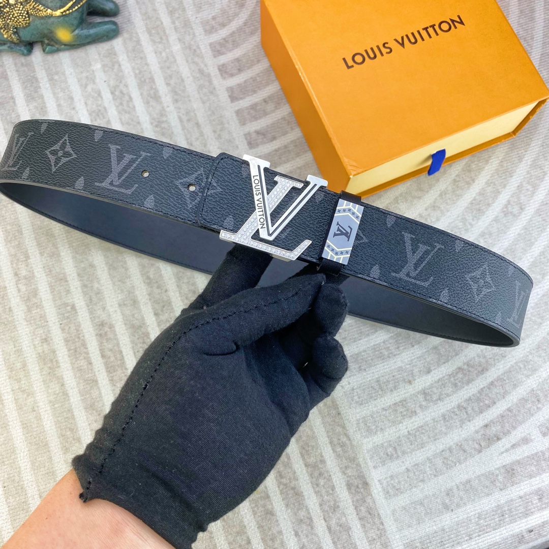 LV💕 特种皮腰带系列 ，原厂五金精品不锈钢钻💎扣，手感柔软舒适 宽3.8CM。