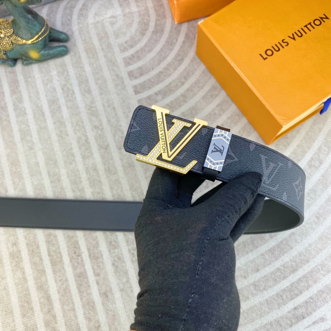 LV💕 特种皮腰带系列 ,原厂五金精品不锈钢钻💎扣,手感柔软舒适 宽3.8CM。