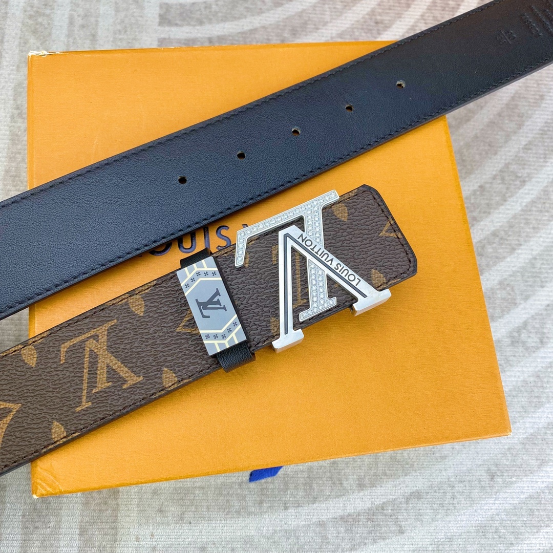 LV💕 特种皮腰带系列 ,原厂五金精品不锈钢钻💎扣,手感柔软舒适 宽3.8CM。