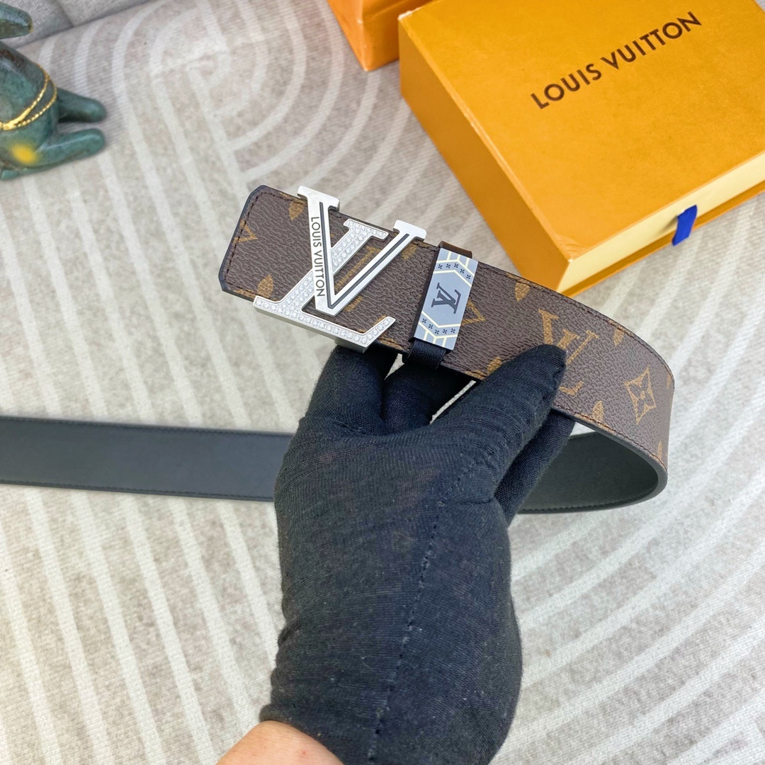 LV💕 特种皮腰带系列 ,原厂五金精品不锈钢钻💎扣,手感柔软舒适 宽3.8CM。