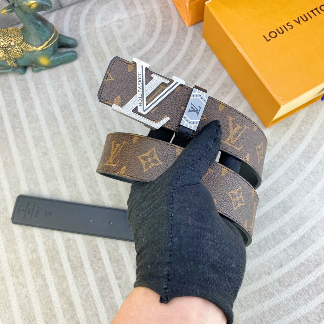 LV💕 特种皮腰带系列 ,原厂五金精品不锈钢钻💎扣,手感柔软舒适 宽3.8CM。