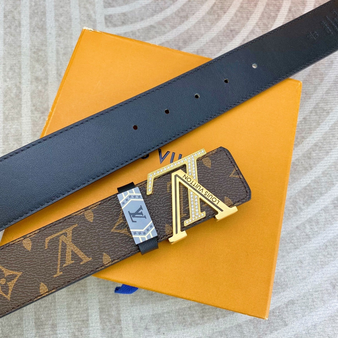 LV💕 特种皮腰带系列 ,原厂五金精品不锈钢钻💎扣,手感柔软舒适 宽3.8CM。