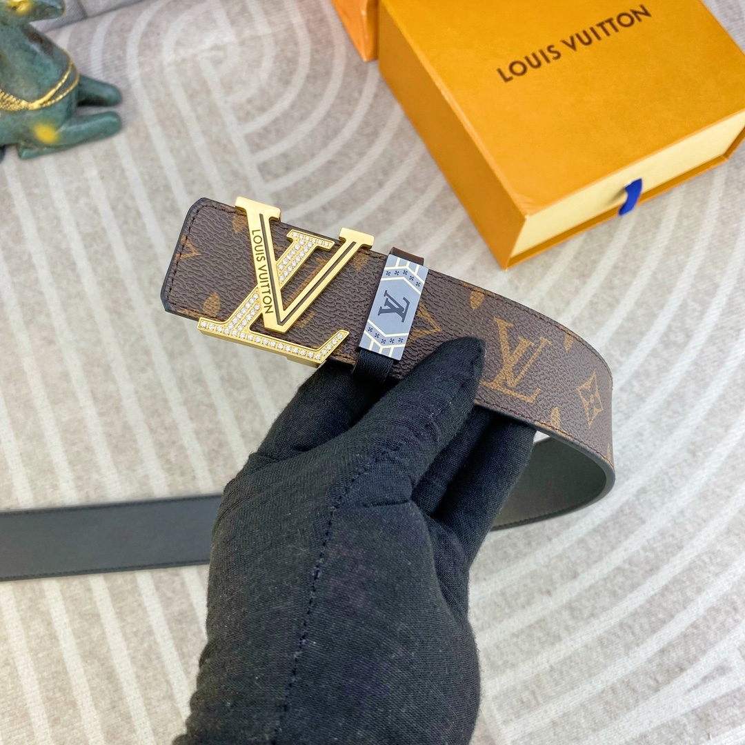 LV💕 特种皮腰带系列 ,原厂五金精品不锈钢钻💎扣,手感柔软舒适 宽3.8CM。