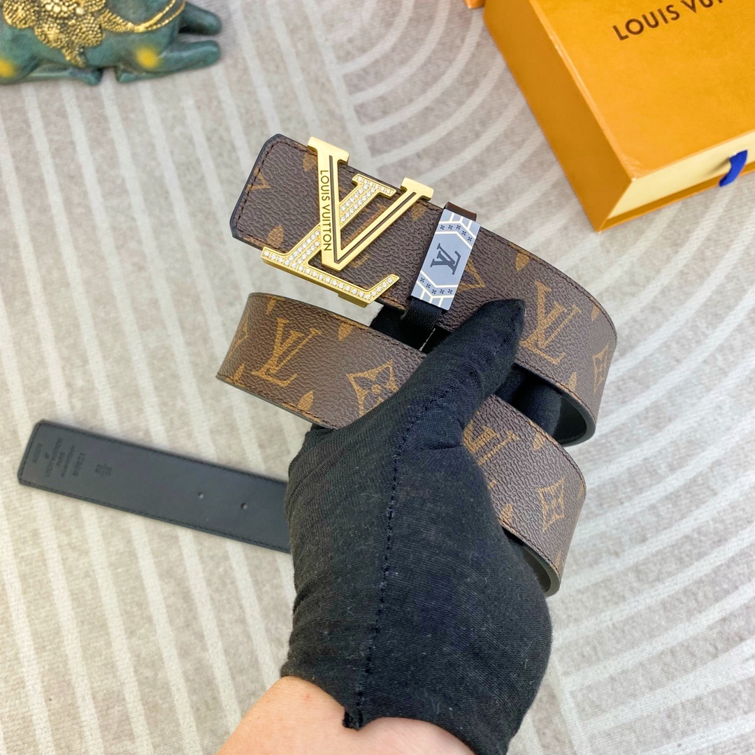 LV💕 特种皮腰带系列 ,原厂五金精品不锈钢钻💎扣,手感柔软舒适 宽3.8CM。